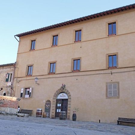 Rooms And Wine Al Castello Monteriggioni Exterior foto