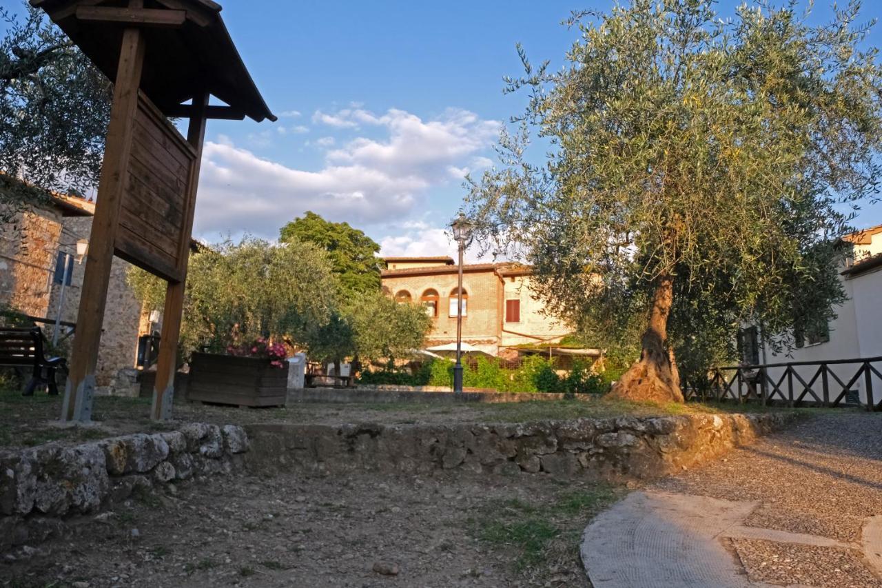 Rooms And Wine Al Castello Monteriggioni Exterior foto