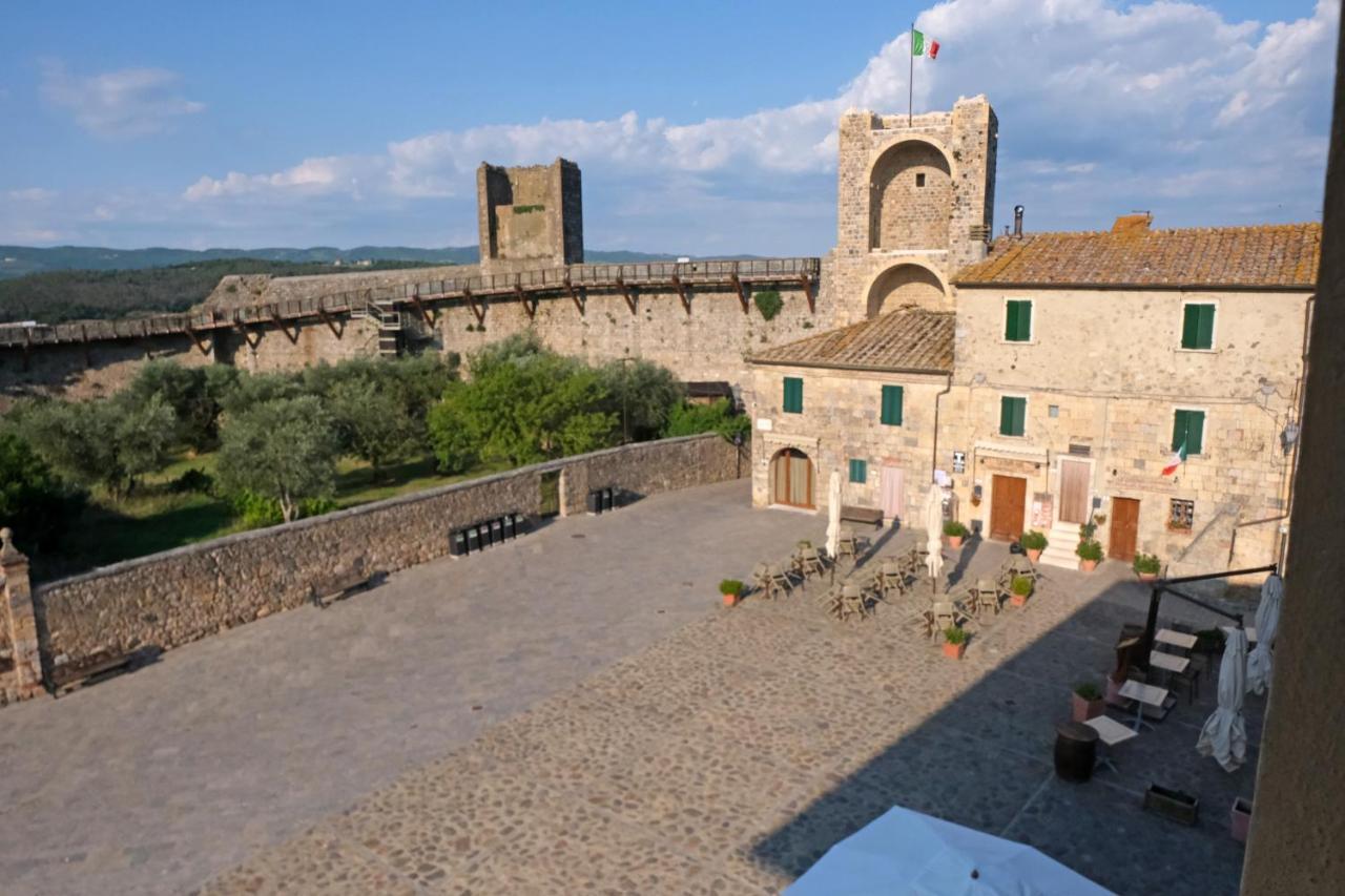 Rooms And Wine Al Castello Monteriggioni Exterior foto